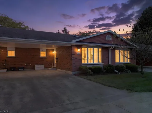 175 Victoria St #34, Norfolk County, ON N3Y 5L8