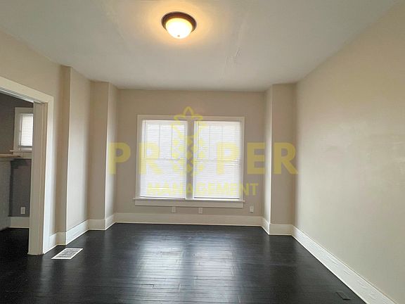 5th image of 132 Ashwood Ave