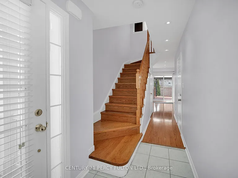 2 Talbotshire St — Photo 5