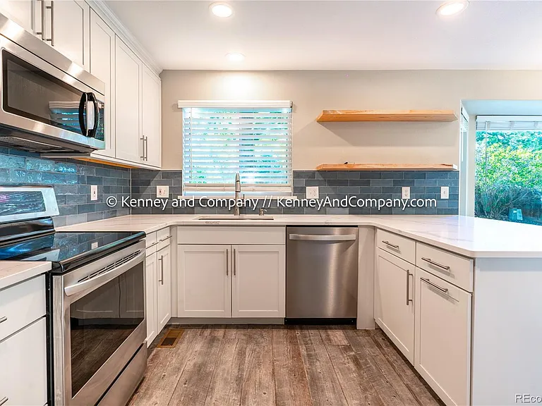 875 S Lindsey St — Photo 10