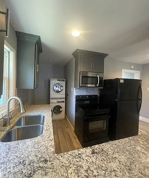 402 Graham Ave #402 — Photo 7