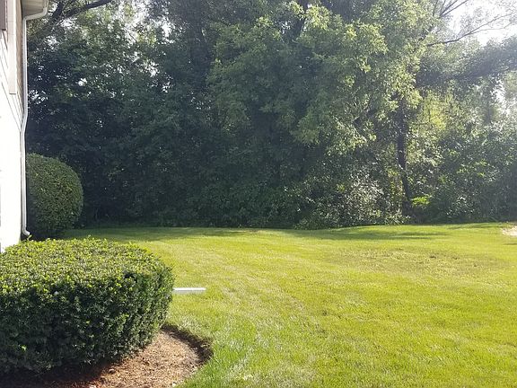 4th image of 4157 Brentwood Ln #6
