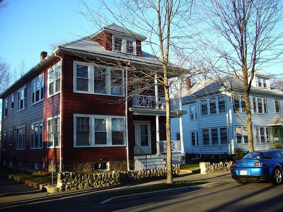 1st image of 10 Glenwood Cir