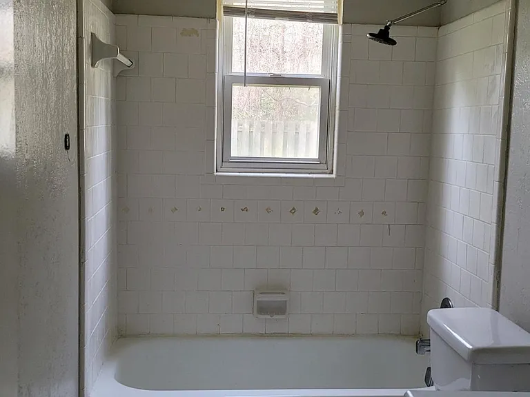 1827 Valley Brook Dr — Photo 15