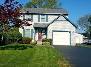 33 Alcott Rd, Rochester, NY 14626