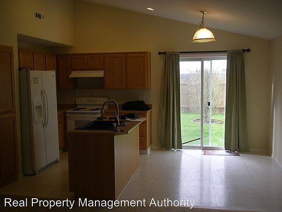 4th image of 9620 NE 104th Ave