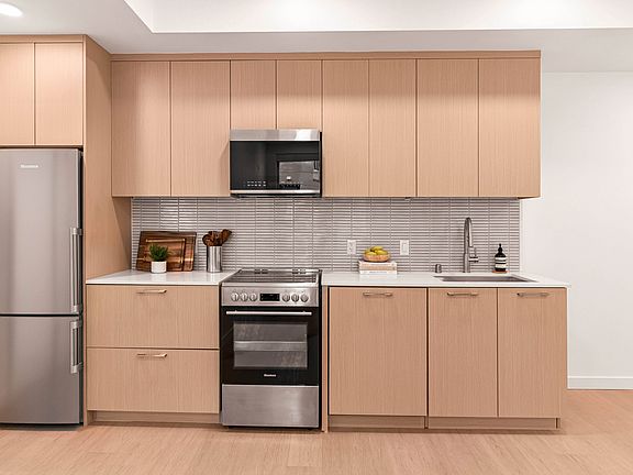 4th image of 501 Broadway #218