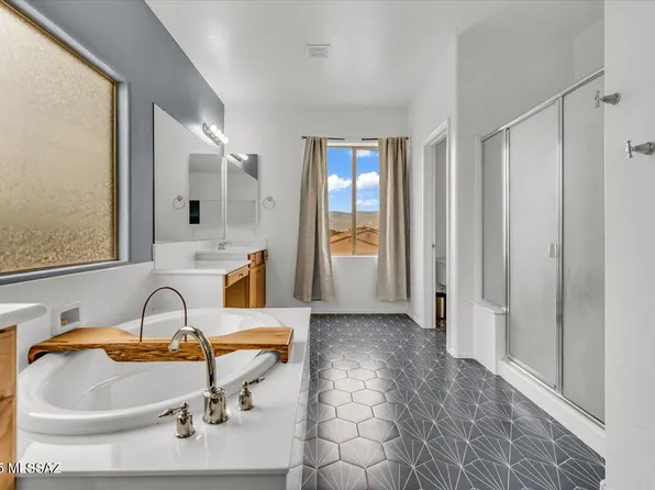 10054 E Cedar Hill Dr, Tucson, AZ 85748
