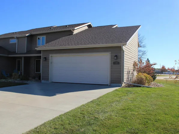 200 Prairie Bluff Dr, Sergeant Bluff, IA 51054