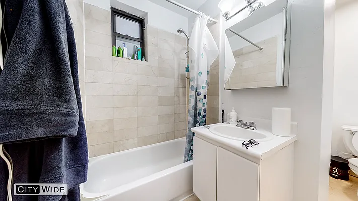 Rented by City Wide Apartments | media 11