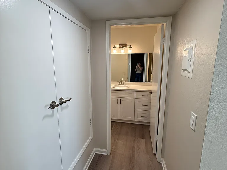 Waters Ct — Photo 10