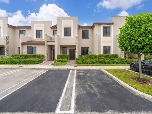 3+1 Townhouse — 21444 NE 2nd Path, Miami, FL 33179, Miami