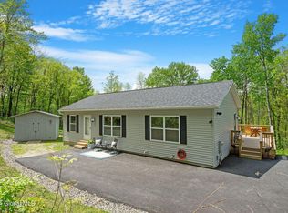 28 Bentley Dr, Troy, NY 12182