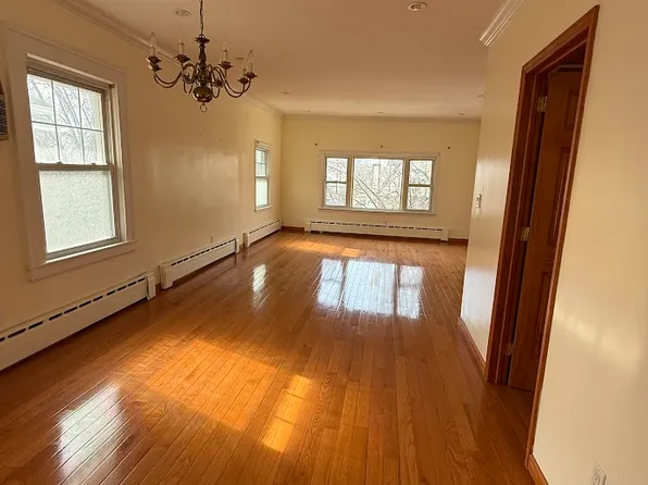 (undisclosed Address), Whitestone, NY 11357