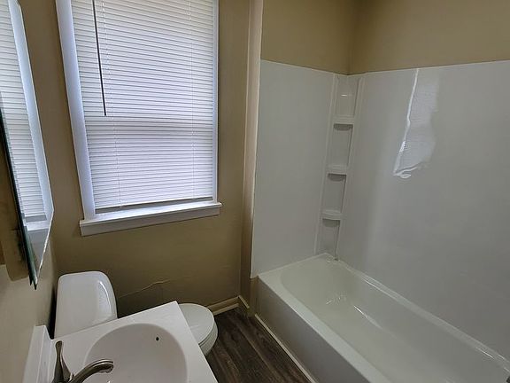 4th image of 1044 S Warman Ave