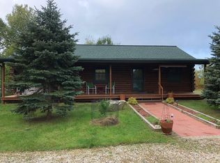 8512 Greenway St, Onekama, MI 49675