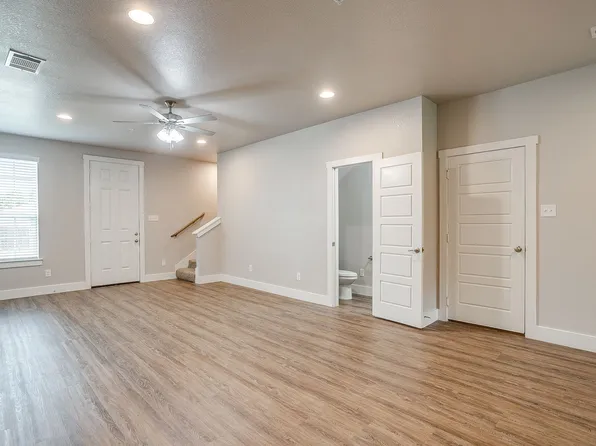 396 Hemphill St, Burleson, TX 76028