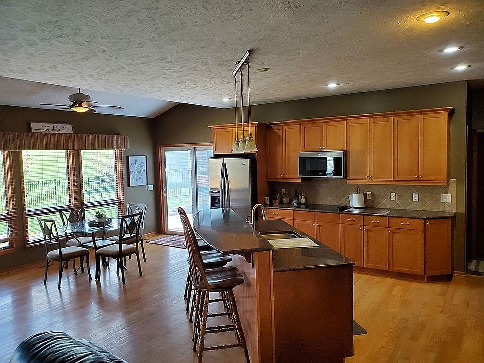 1st image of 303 S 201st Ave