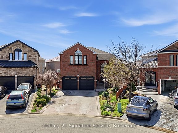 5th image of 784 Avonshire Ct
