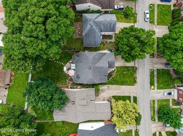 8408 Biggin Hill Ln, Louisville, KY 40220