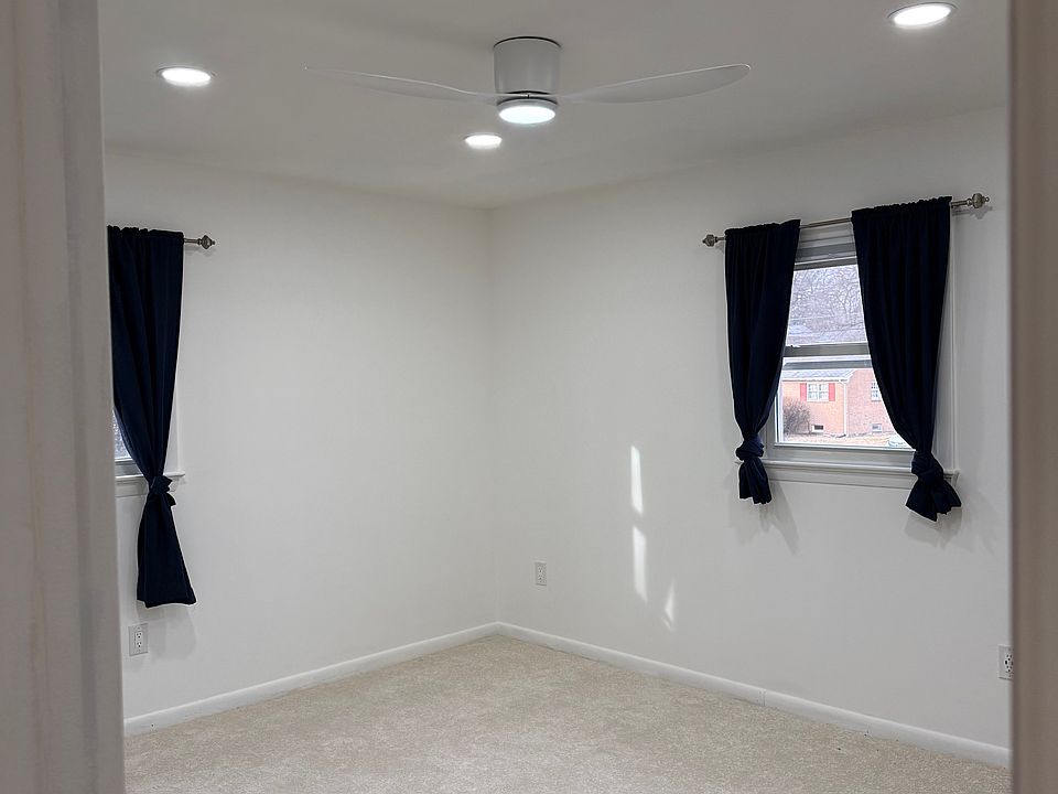 1st image of 109 Belmont Dr SW #2