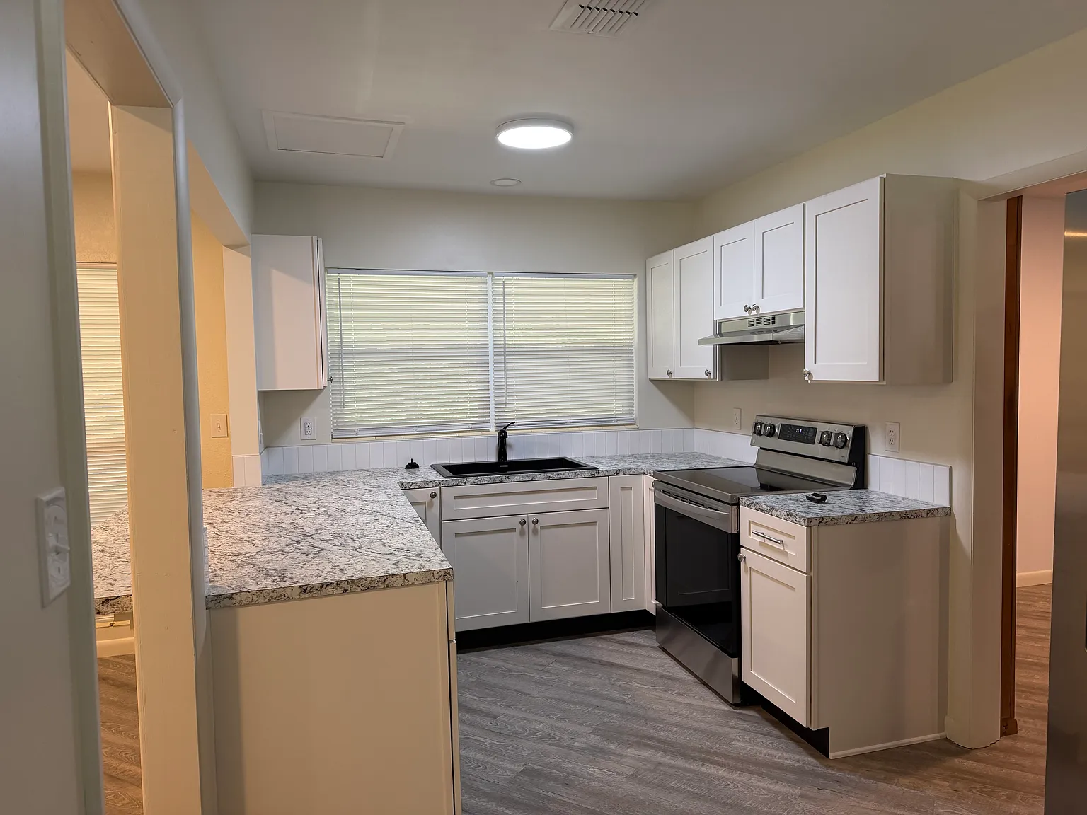 2 bed, 1084 sqft, $1,500 — Photo 4