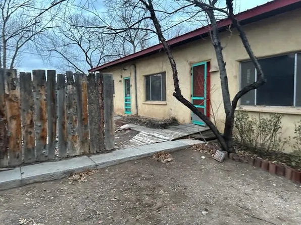 313 State Rte #76, Santa Cruz, NM 87567