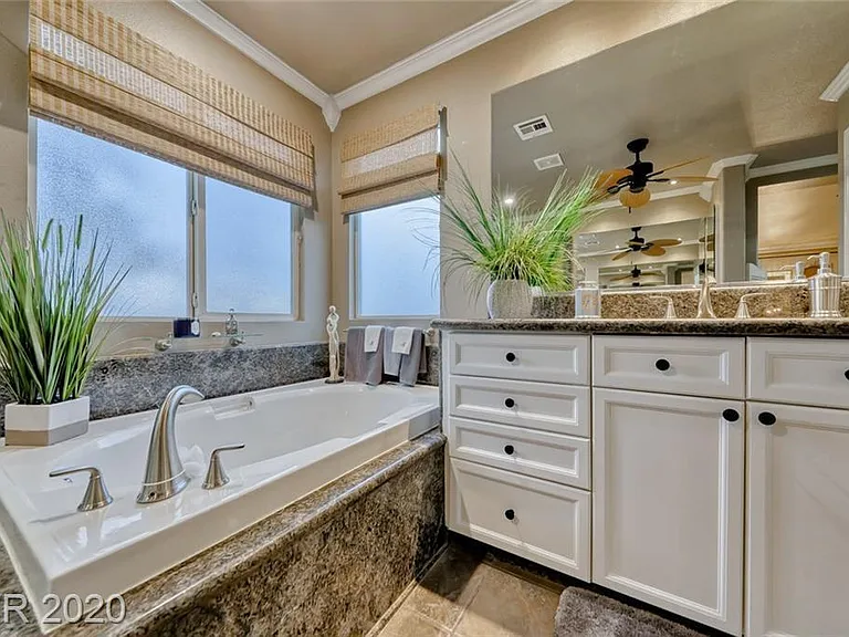 2535 Holman Cir — Photo 15