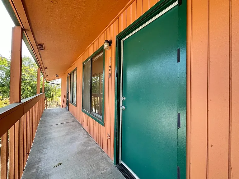 Bridgeview Apartments — Photo 15