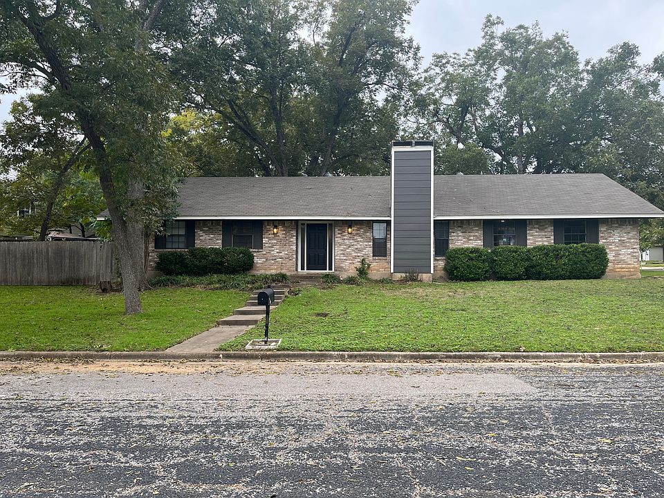 Updated roof and siding, garage entry is on side of home and there is a park and trail across the street