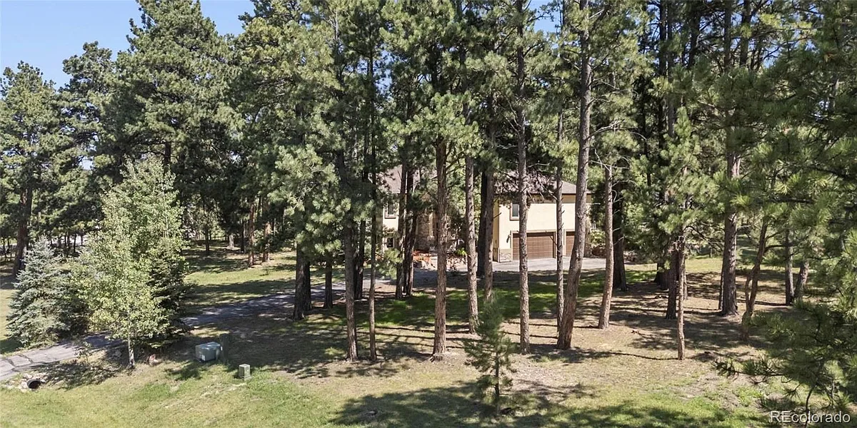 Building Photo - 18525 Glenthorne Ln