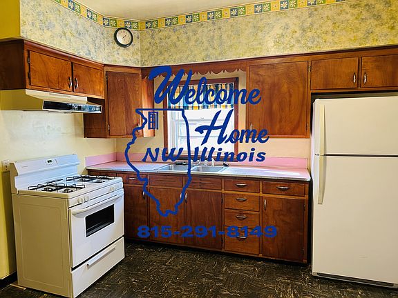 3rd image of 321 N Van Buren Ave #321