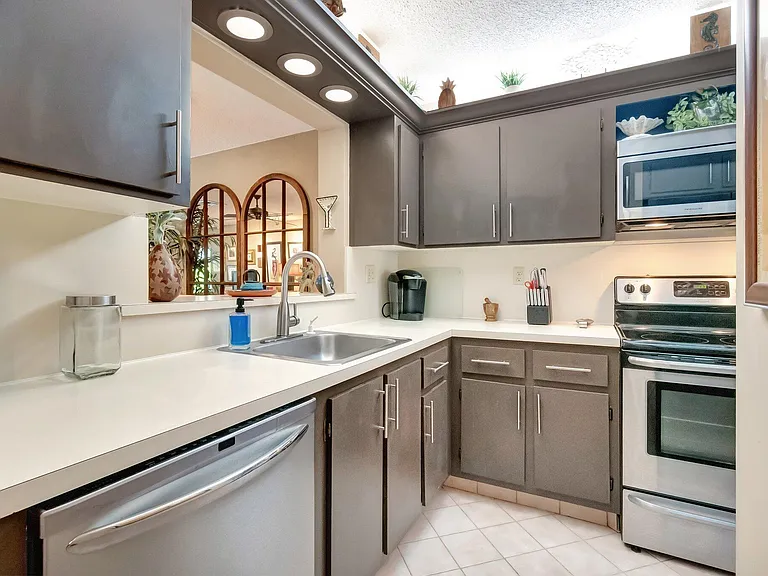 13194 Lucinda Palm Ct #D — Photo 5
