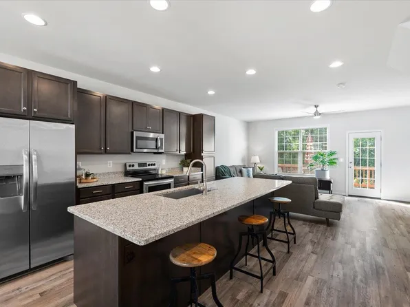 241 Willowshire Ct, Waynesboro, VA 22980