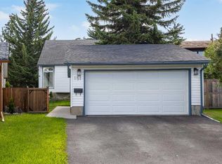 151 N Ranchview Pl NW, Calgary, AB T3G1H7