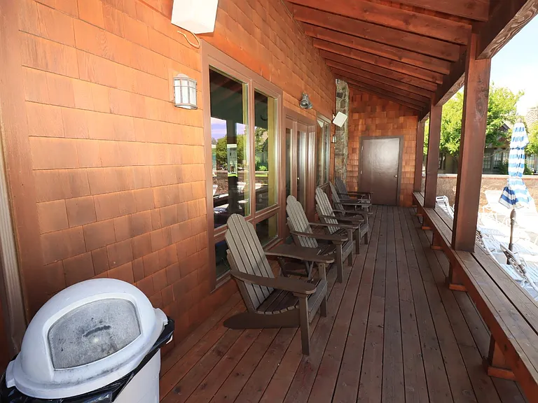 577 W Jefferson Ave — Photo 38