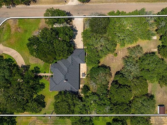 3rd image of 101 Cobblestone Ln