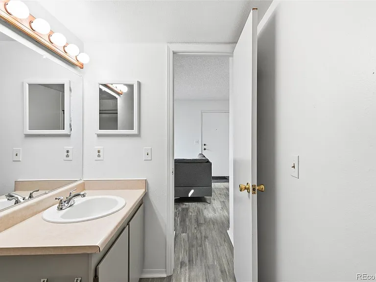 1830 Newland Ct #324 — Photo 16