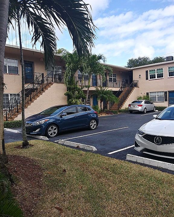 1st image of 1231 SE 1st St APT 13