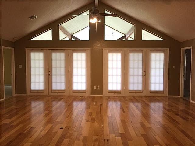 1st image of 109 Simpson Ave