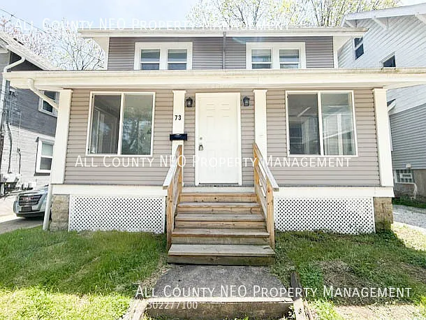 Beautifully updated 4bedroom colonial home! — Photo 1