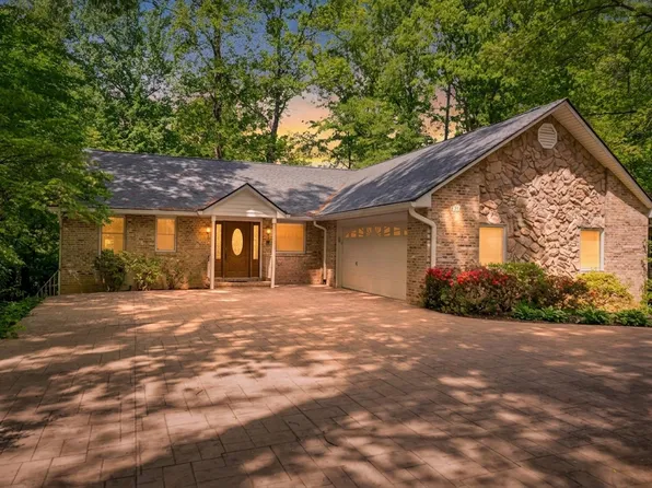 110 Federal Rd, Locust Grove, VA 22508