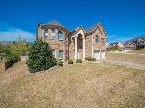 2 Annie Ct, Fort Mitchell, AL 36856