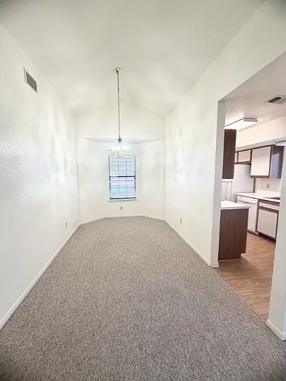 728 W San Antonio St #A — Photo 3