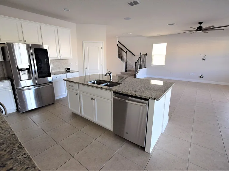 4358 Silver Creek St — Photo 11