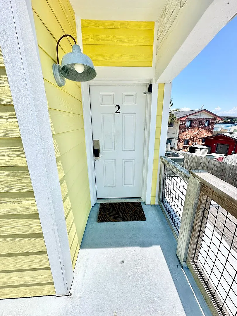 Nice 2 bedroom waterfront Okaloosa Island property for rent! — Photo 3