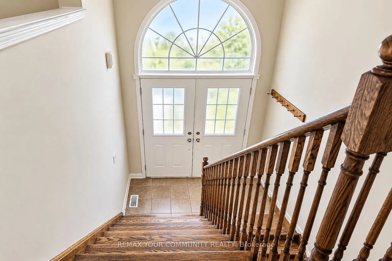3 bed, $2,500 — Photo 2