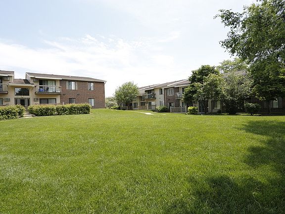 5th image of 2504 Crystal Ct APT 201