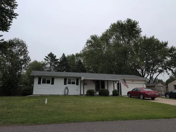 2320 Westover Dr, Ionia, MI 48846