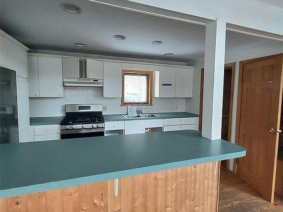 3rd image of 9151 Morrison Rd